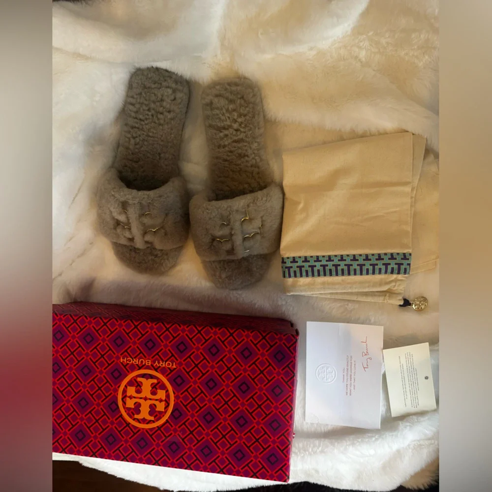 Tory Burch Shearling Slide grey/calf leather gold trim logo sz 7.5 box, dust bag